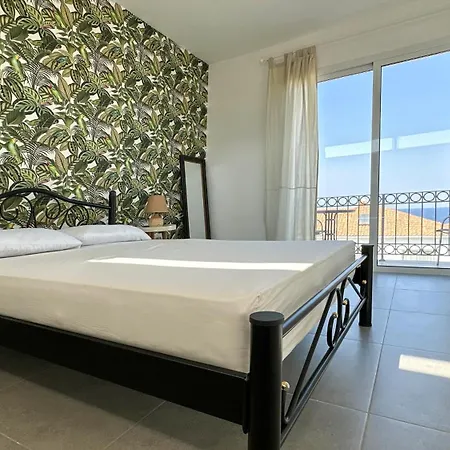 1 Bedroom Loft Apartment *